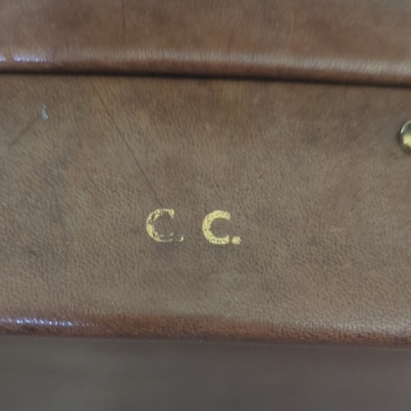 Classic Brown Leather Briefcase - Picture 11 of 15